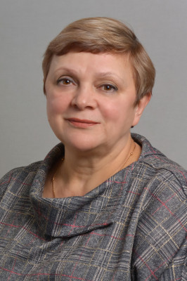 Заместитель главного врача по кадрам Ермолова Вера Юрьевна
